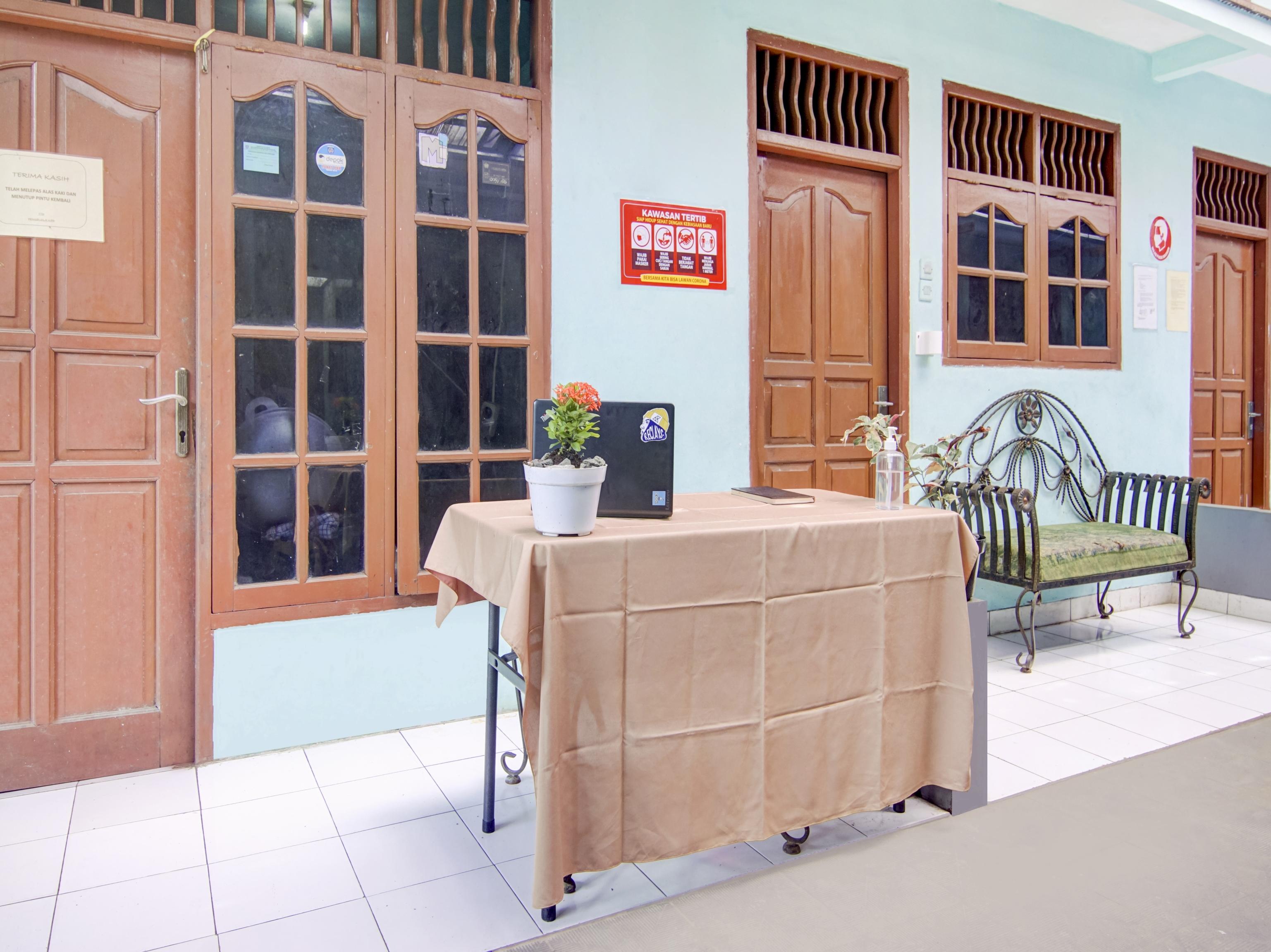 Spot On 3979 Wisma Purimas Syariah Depok Εξωτερικό φωτογραφία